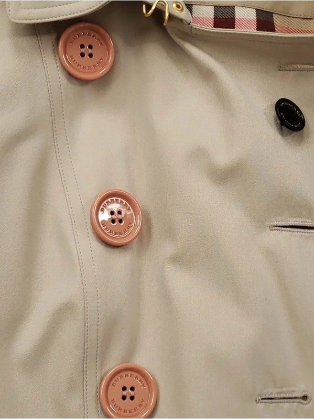 Burberry Women's Classic Light Beige Trench Coat - belt’s missing - Picture 2 of 3